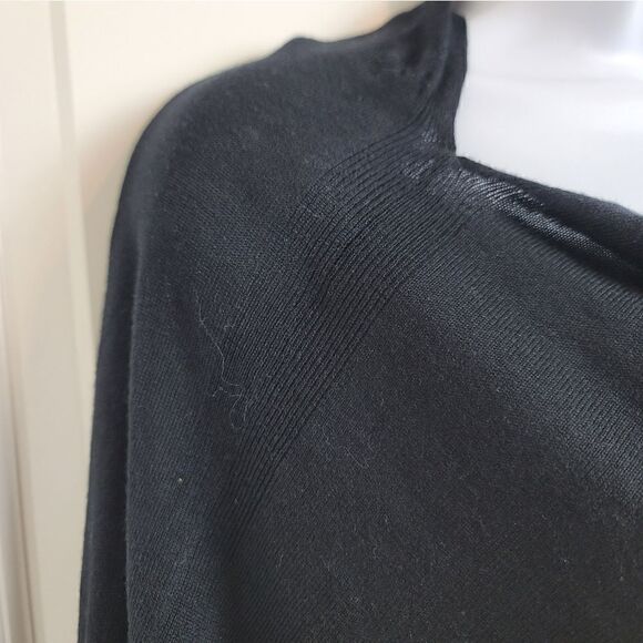 LULULEMON Black Knit Yin Poncho - Picture 2 of 7